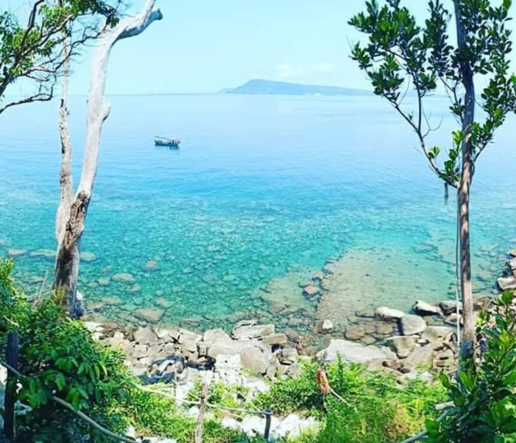 The Cliff Hostel, M'Pay Bay Rongszanlöm-sziget Kültér fotó