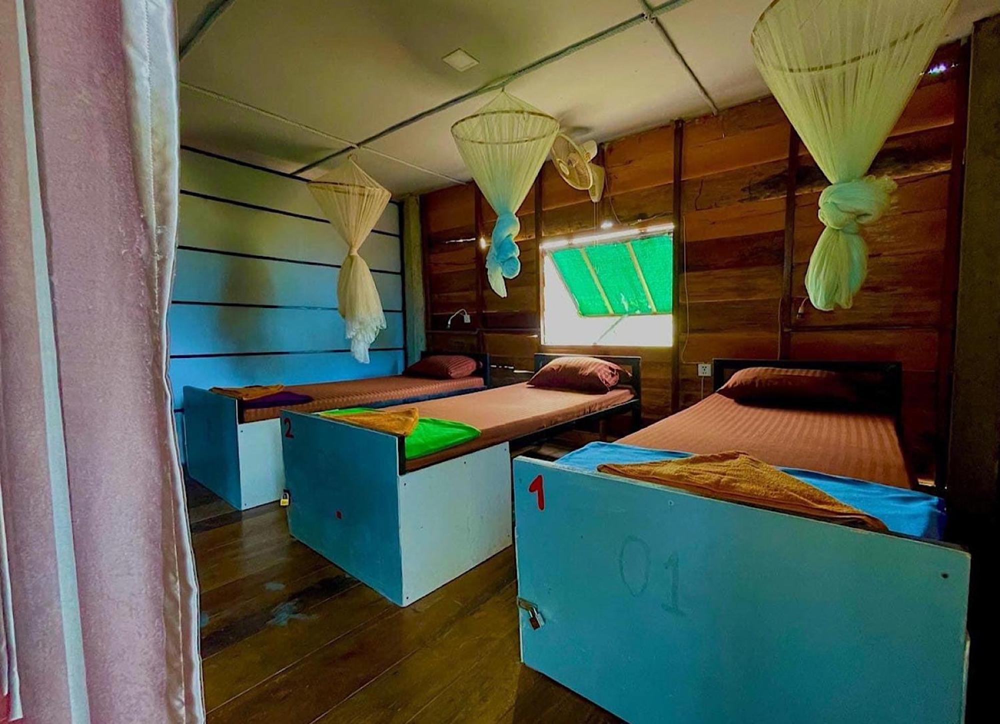 The Cliff Hostel, M'Pay Bay Rongszanlöm-sziget Kültér fotó